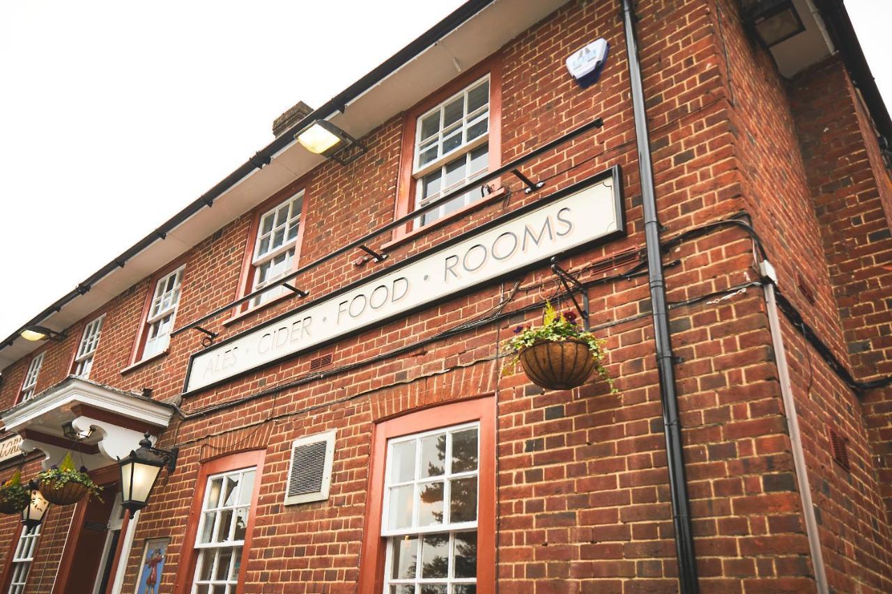 The Lord Grenfell Panzió Maidenhead Kültér fotó The Old Food Rooms